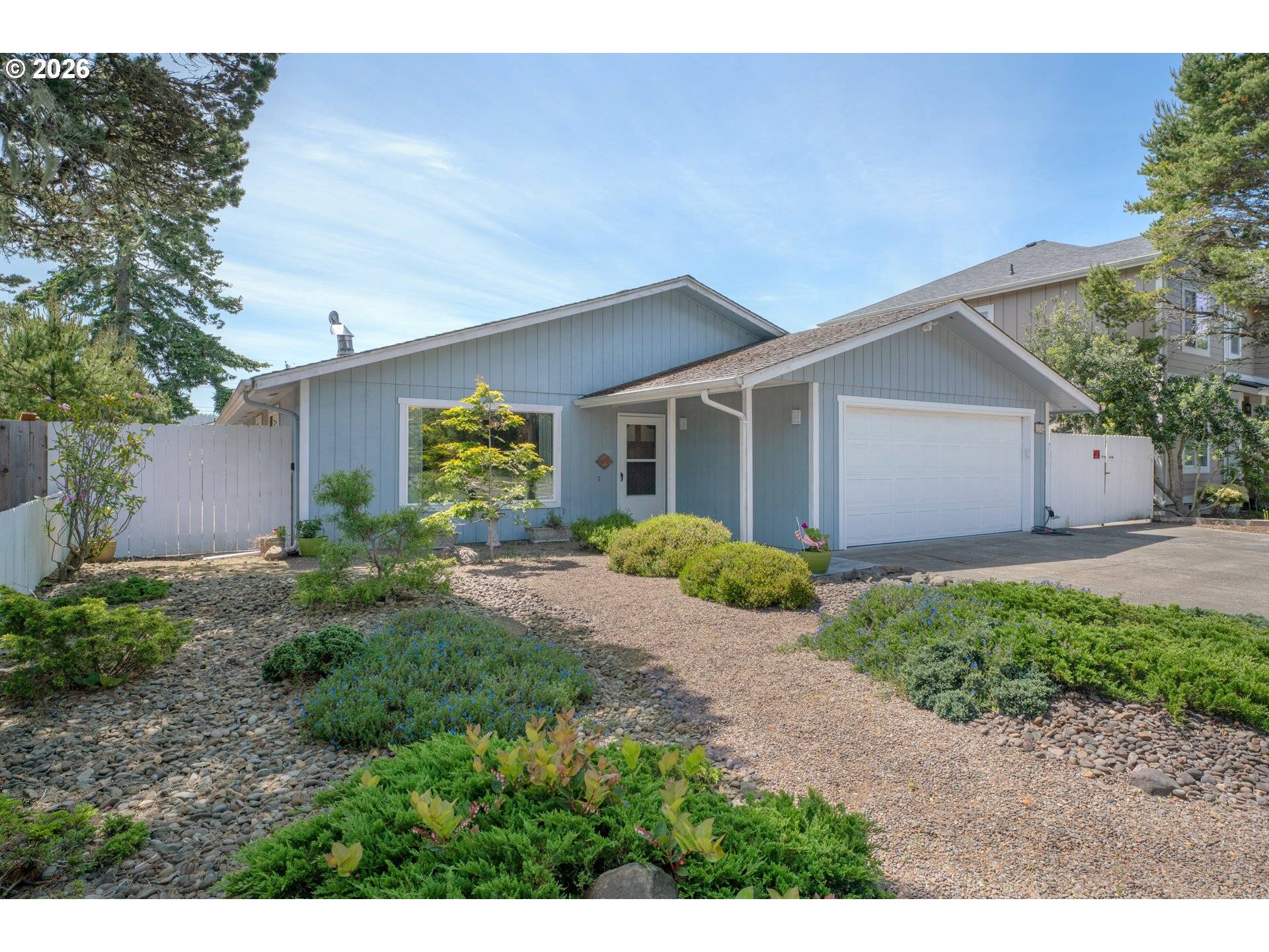 1142 9TH ST, Florence, OR 97439
