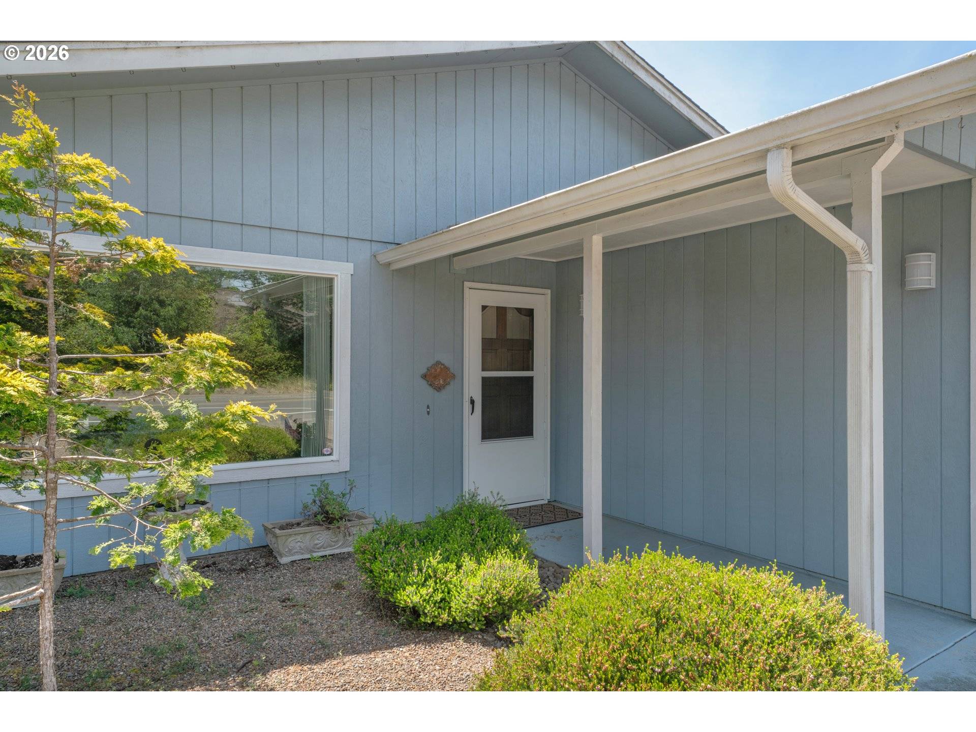 1142 9TH ST, Florence, OR 97439
