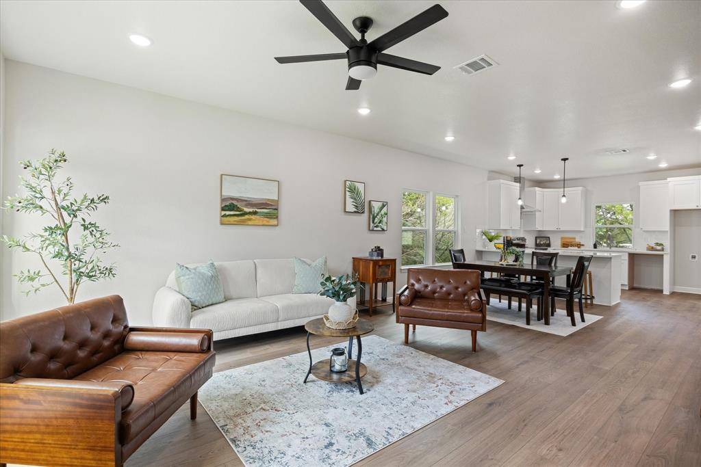 913 Colorado River Drive, Granbury, TX 76048