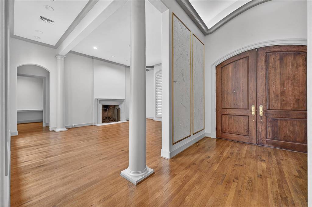 14819 Bellbrook Drive, Addison, TX 75254