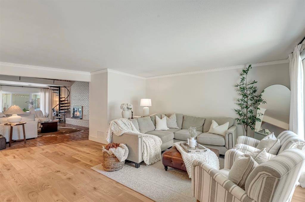 3778 Weeburn Drive, Dallas, TX 75229