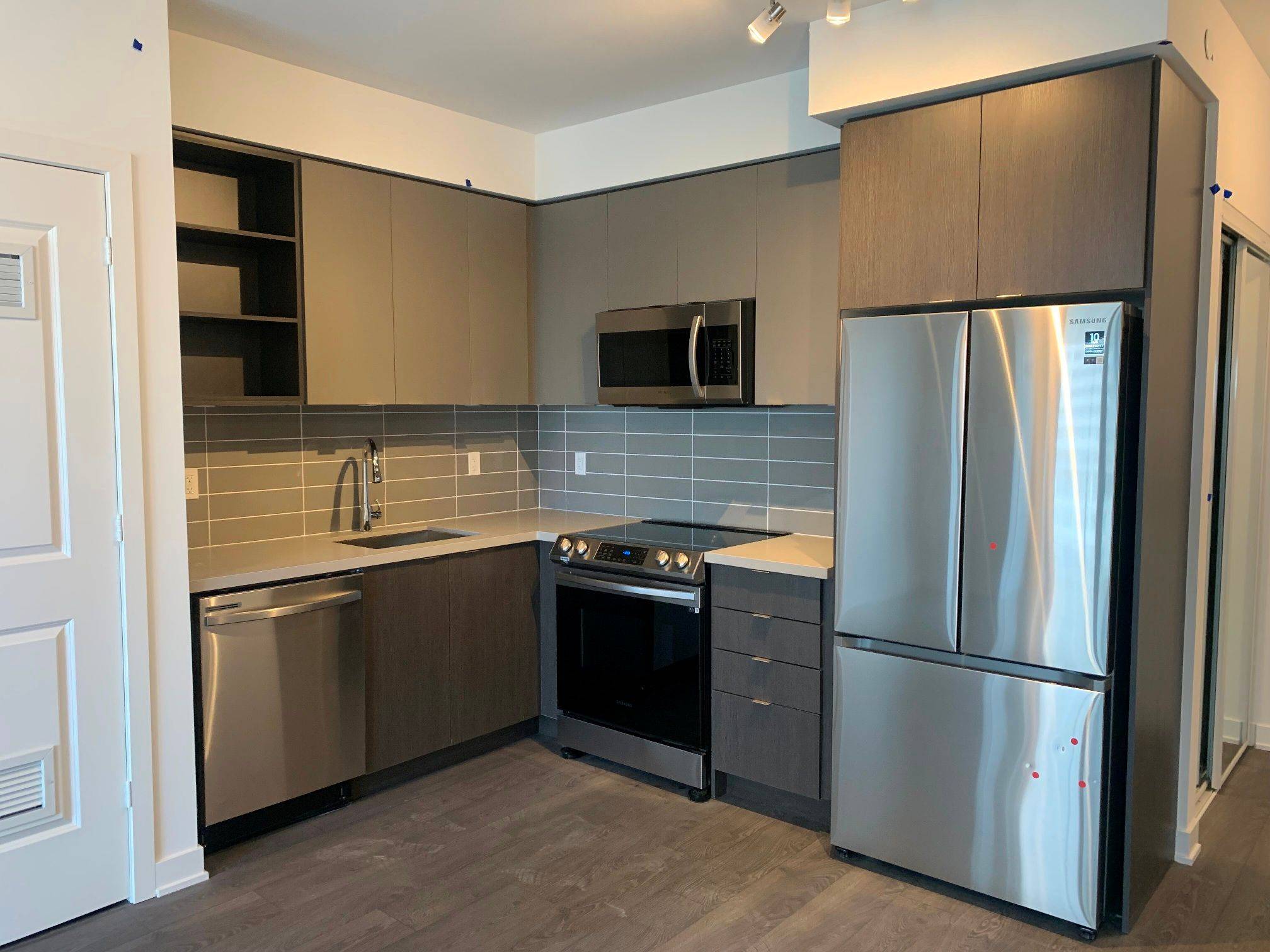 4675 Metcalfe AVE #610, Mississauga, ON L5M 0Z8