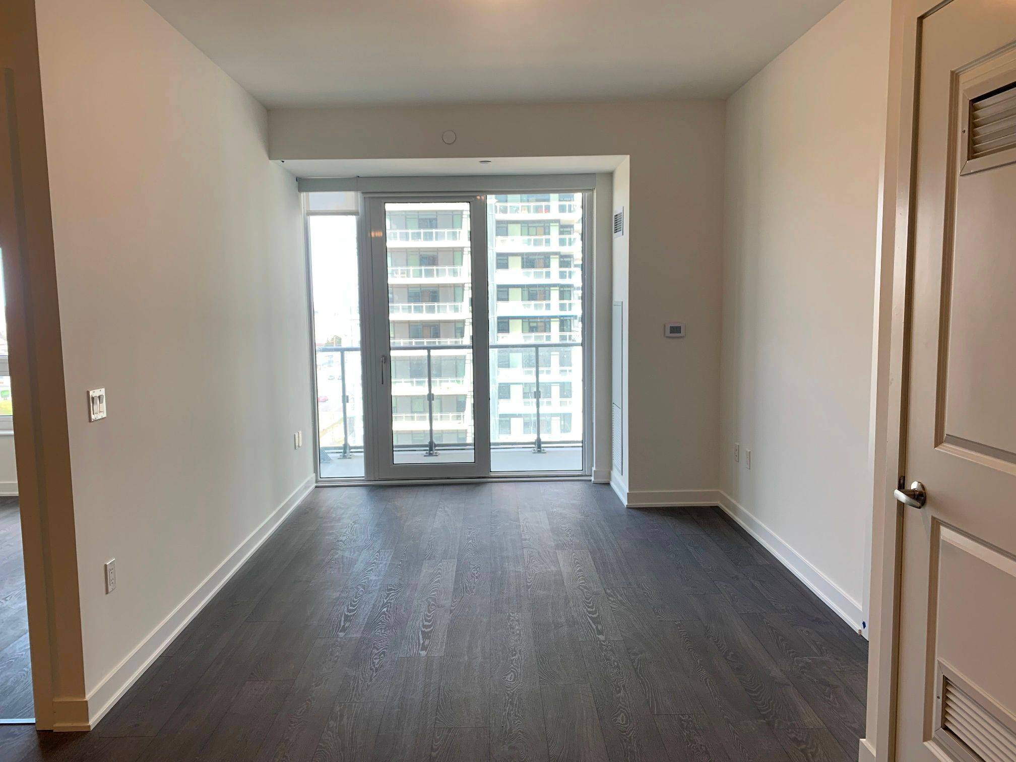 4675 Metcalfe AVE #610, Mississauga, ON L5M 0Z8