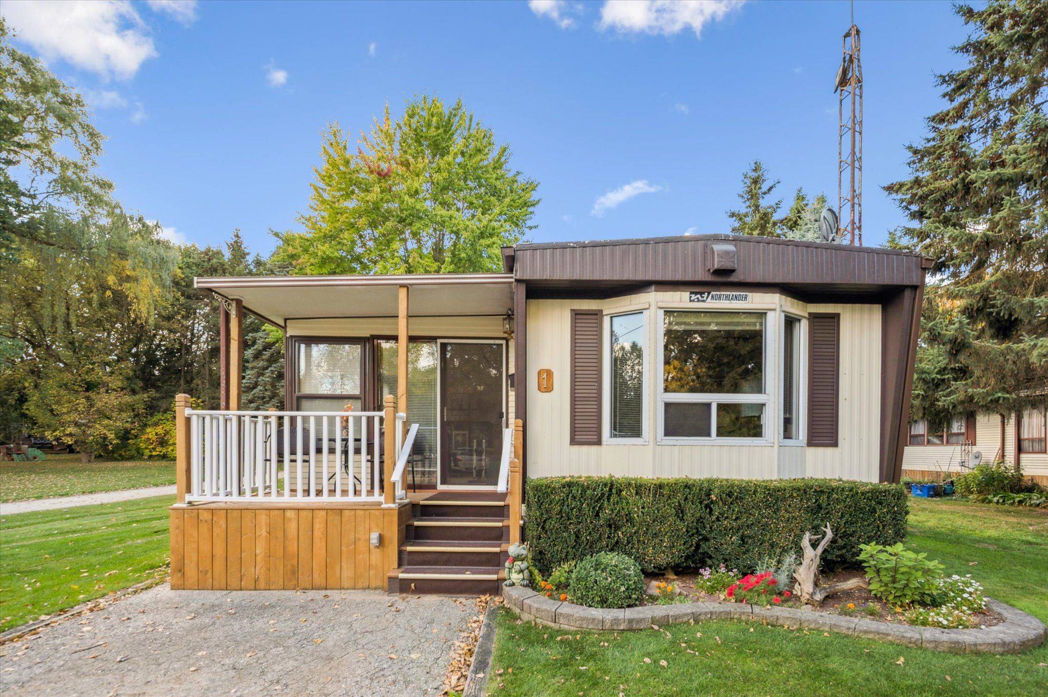 1 Grand Vista DR, Wellington North, ON N0G 2L0
