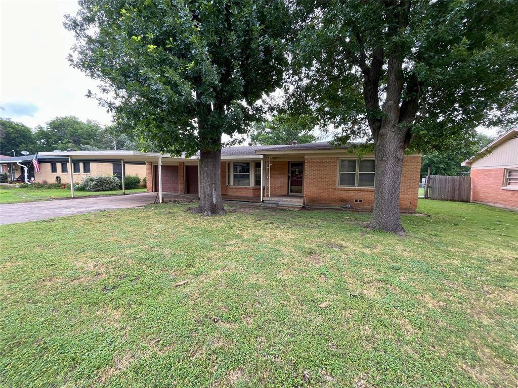 1025 Warden Street, Benbrook, TX 76126