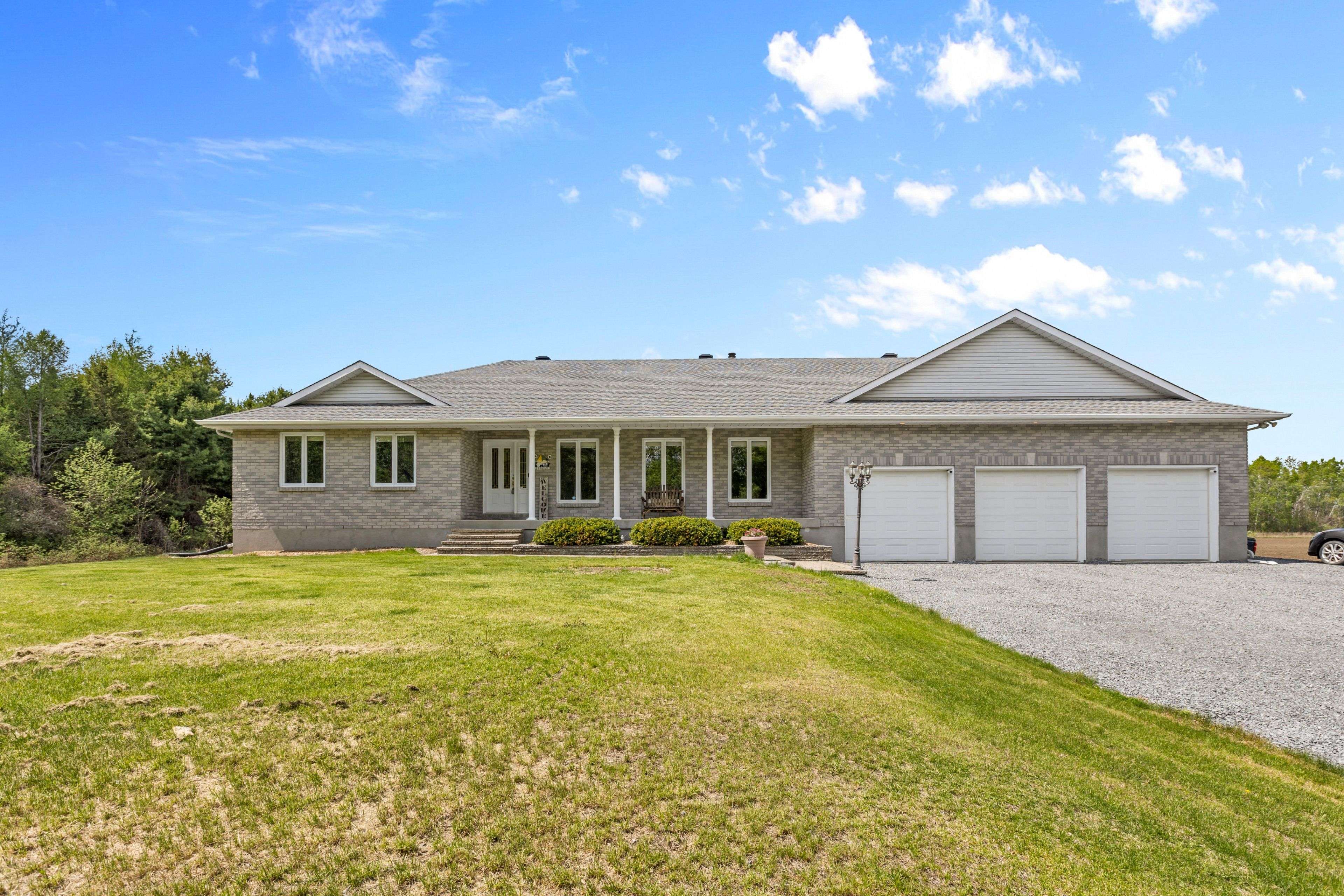 6451 Ottawa ST W, Stittsville - Munster - Richmond, ON K0A 2Z0