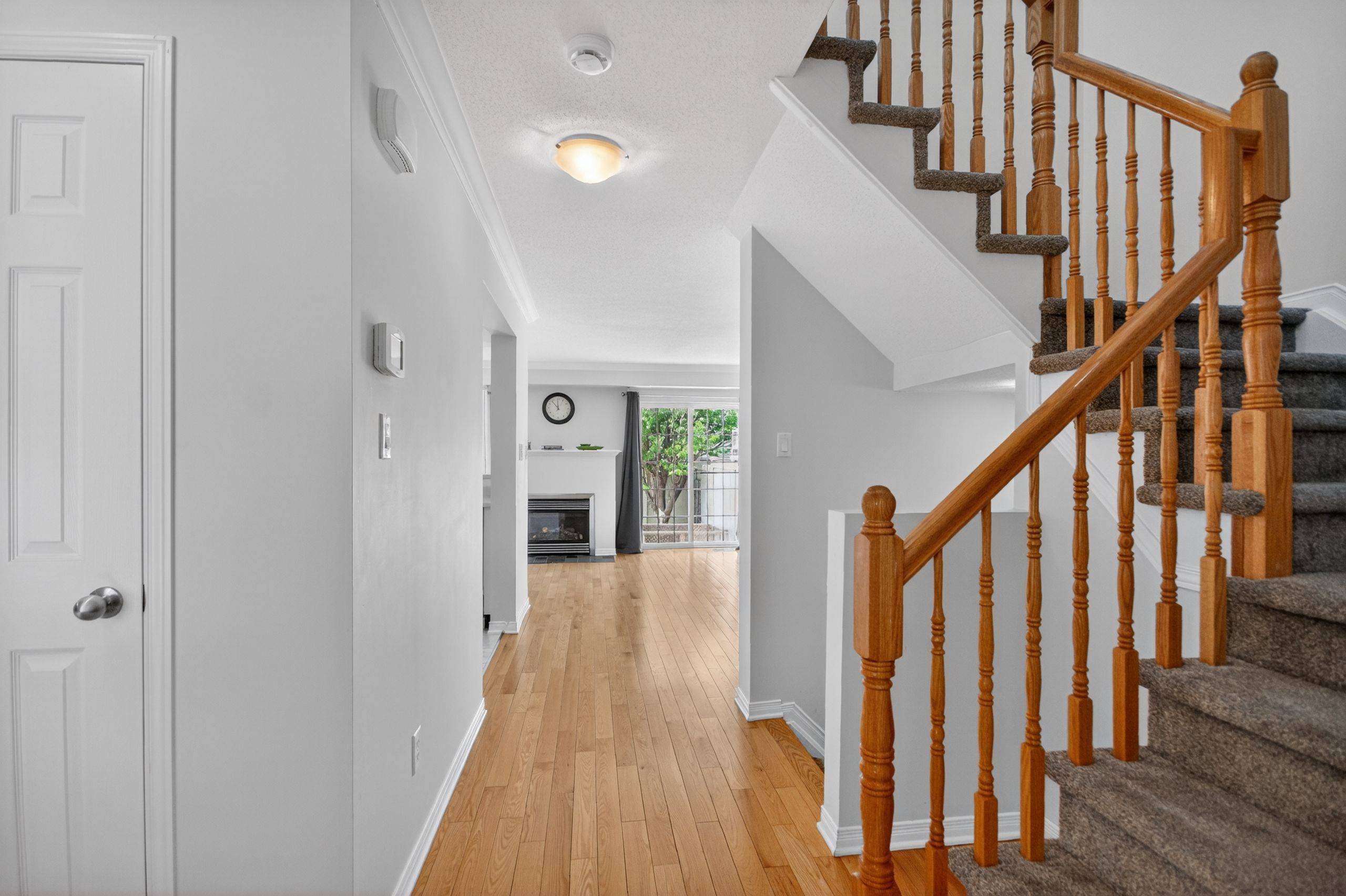 546 Ashbourne CRES, Barrhaven, ON K2J 0P6
