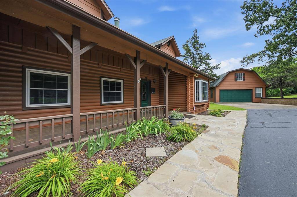 570 Roy Ayres Road, Bells, TX 75414