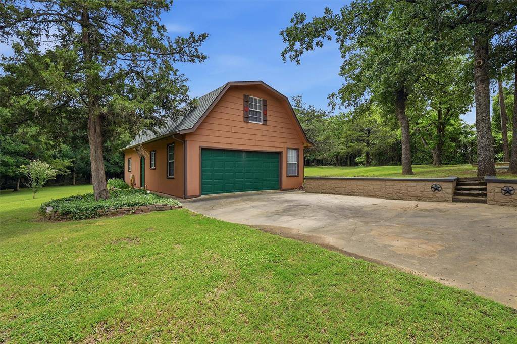 570 Roy Ayres Road, Bells, TX 75414