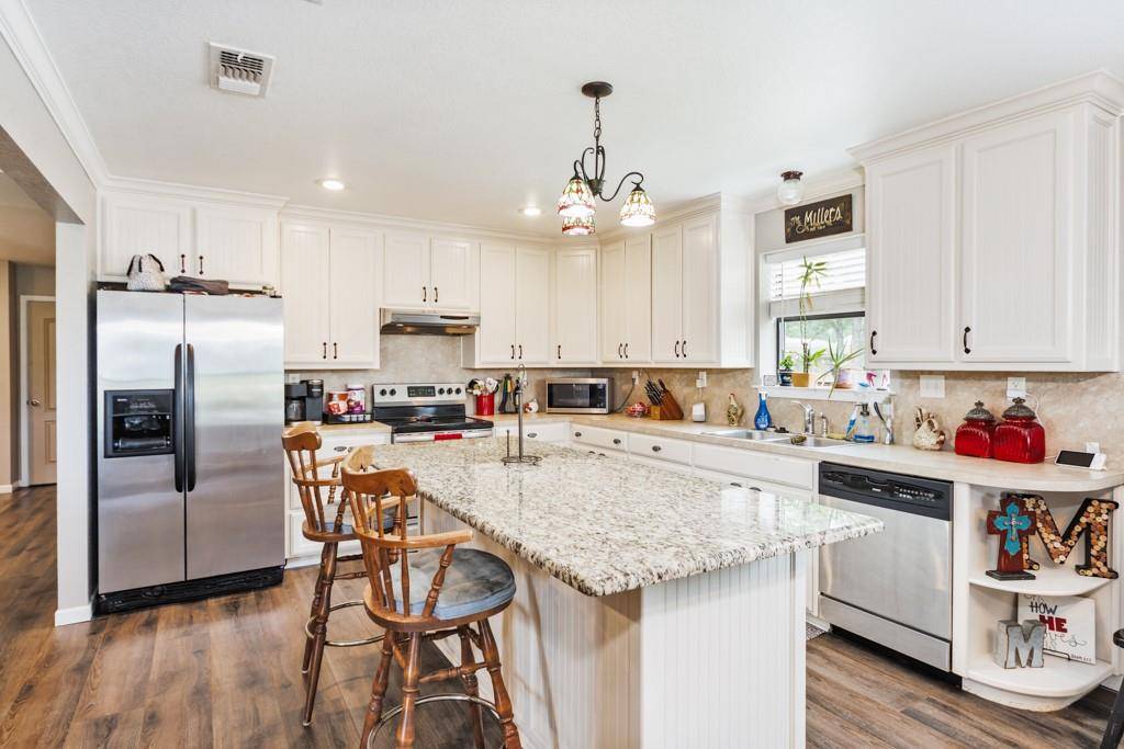 383 Briar Creek Lane, Bowie, TX 76230