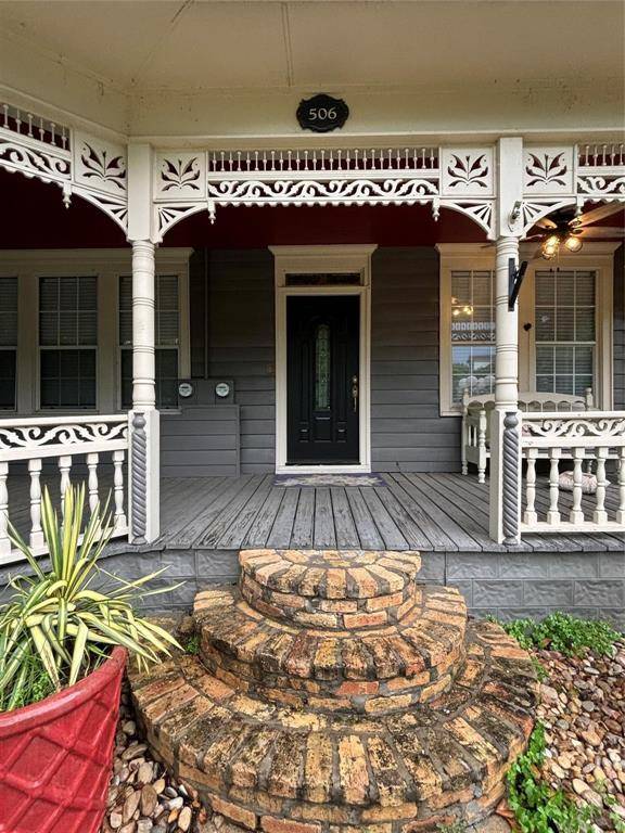 506 W Baylor Street, Ennis, TX 75119