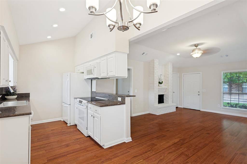 7305 S Meadow Drive E, Fort Worth, TX 76133