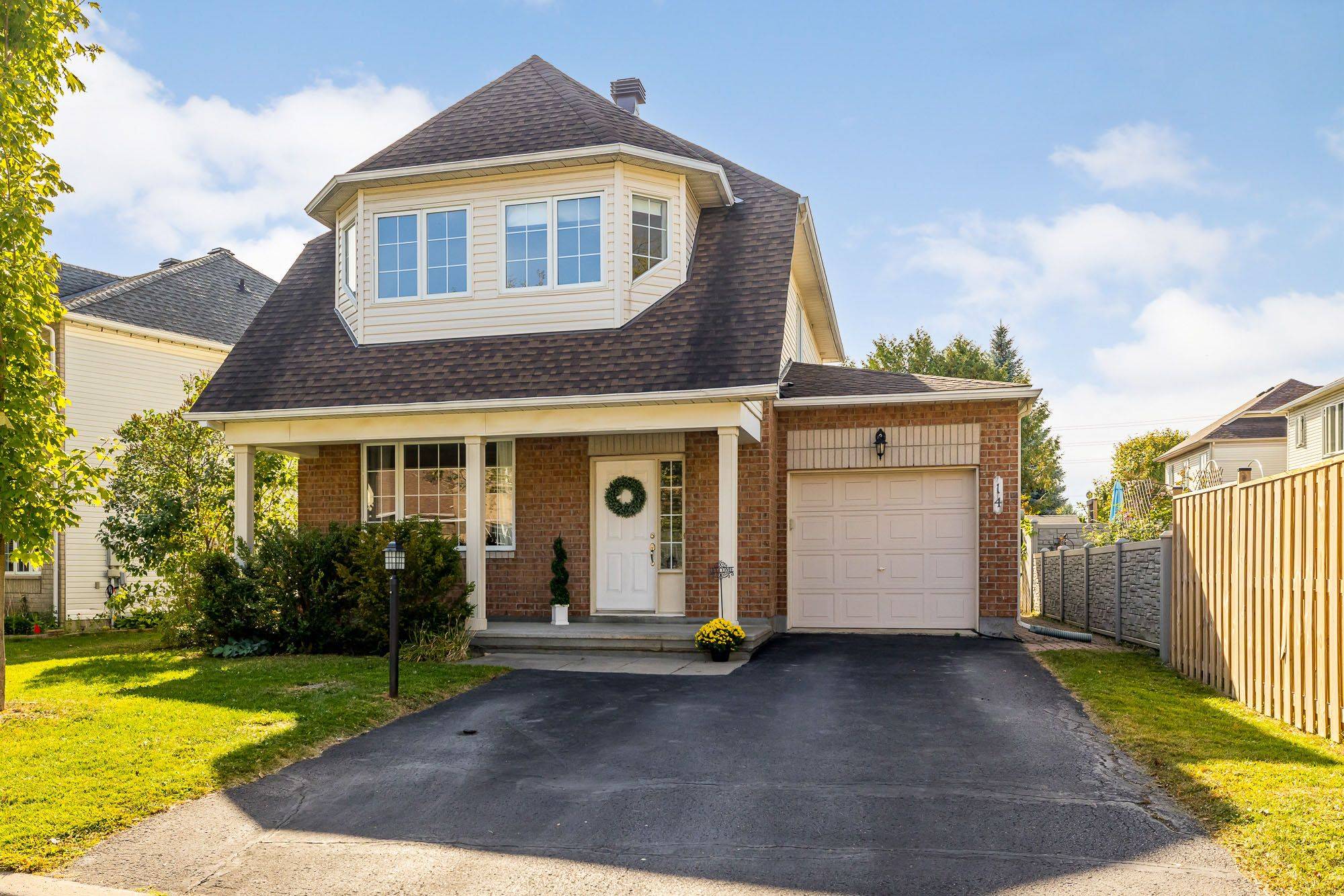 14 VISTAPOINTE DR, Barrhaven, ON K2G 6N5