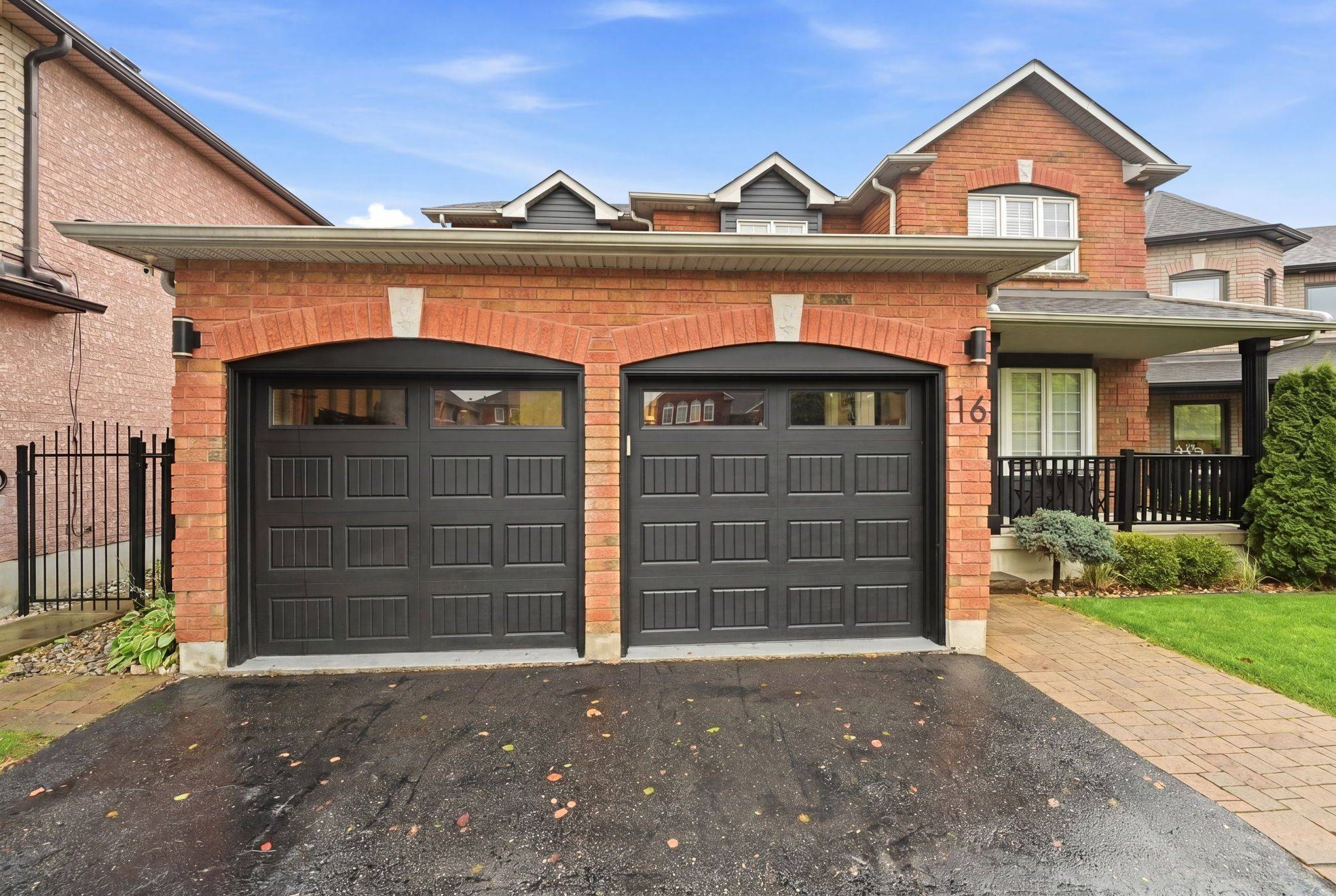 16 Mcneilage CT, Ajax, ON L1T 3Z5