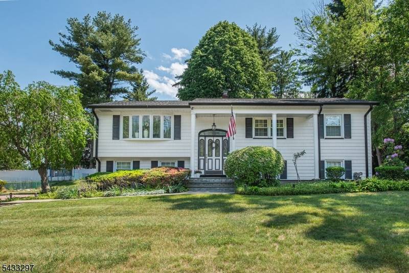 31 Grover Dr, Wayne Twp., NJ 07470