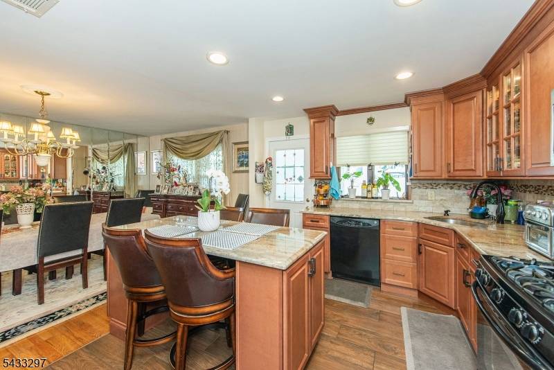 31 Grover Dr, Wayne Twp., NJ 07470