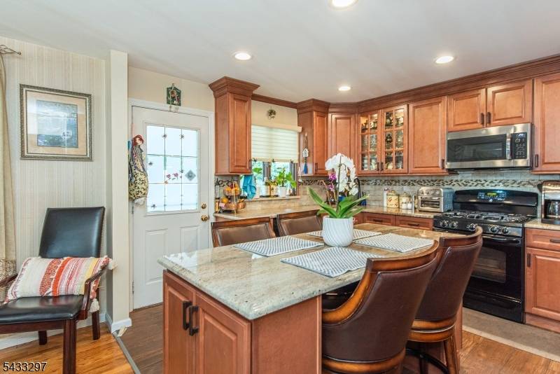 31 Grover Dr, Wayne Twp., NJ 07470