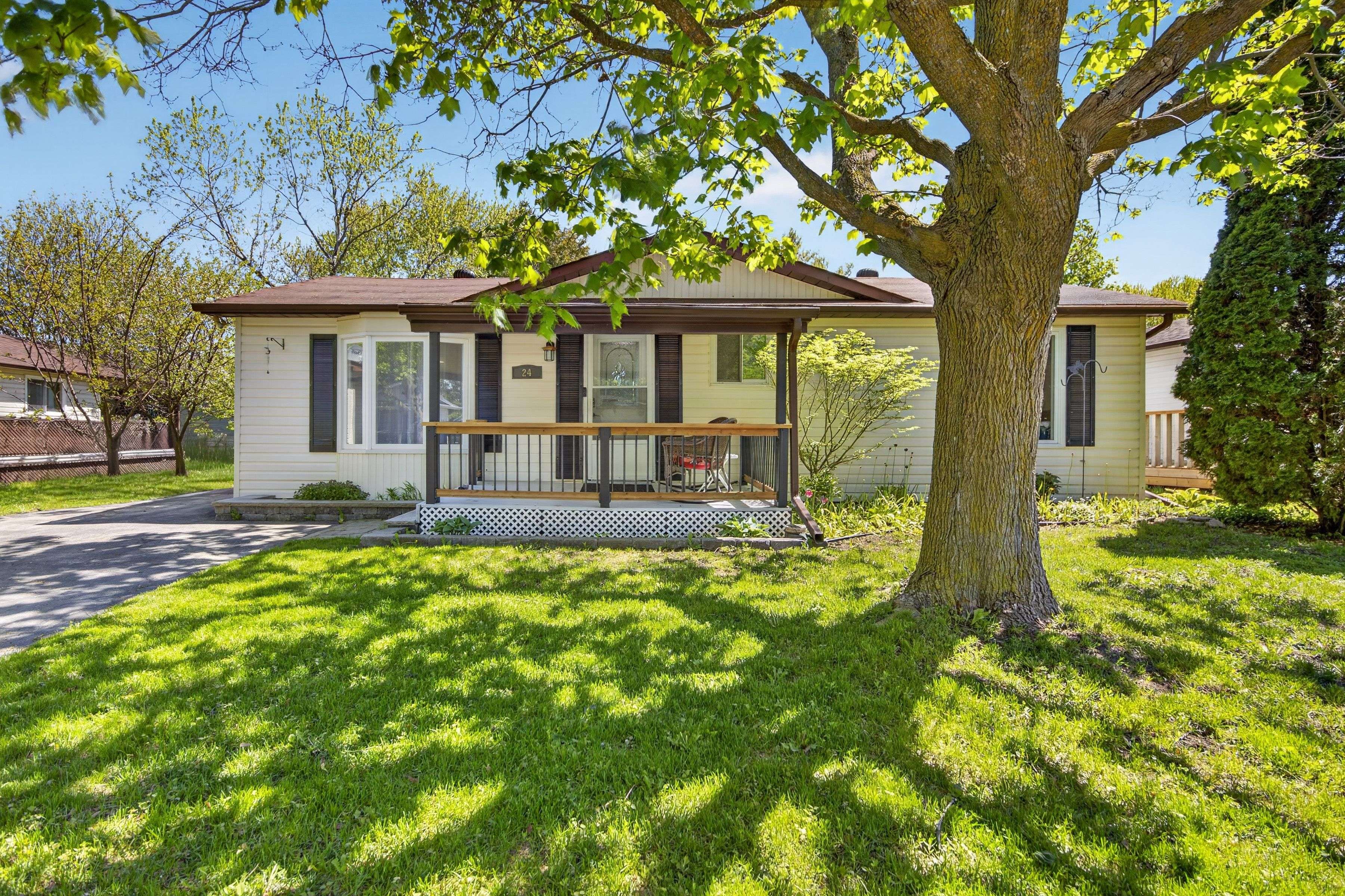 24 Briar Wood PL, Innisfil, ON L0L 1L0