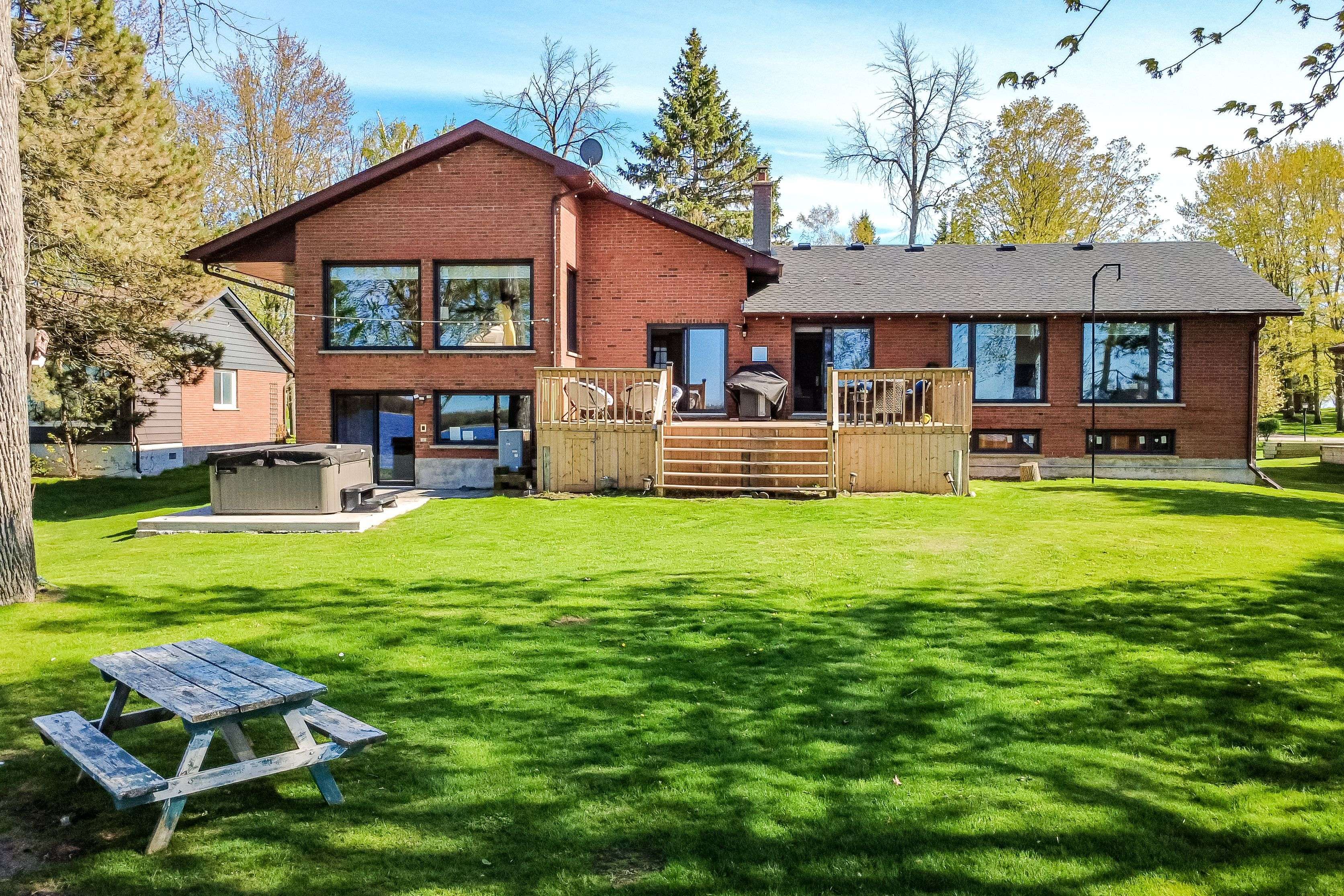 16 Thicketwood PL, Ramara, ON L0K 1B0