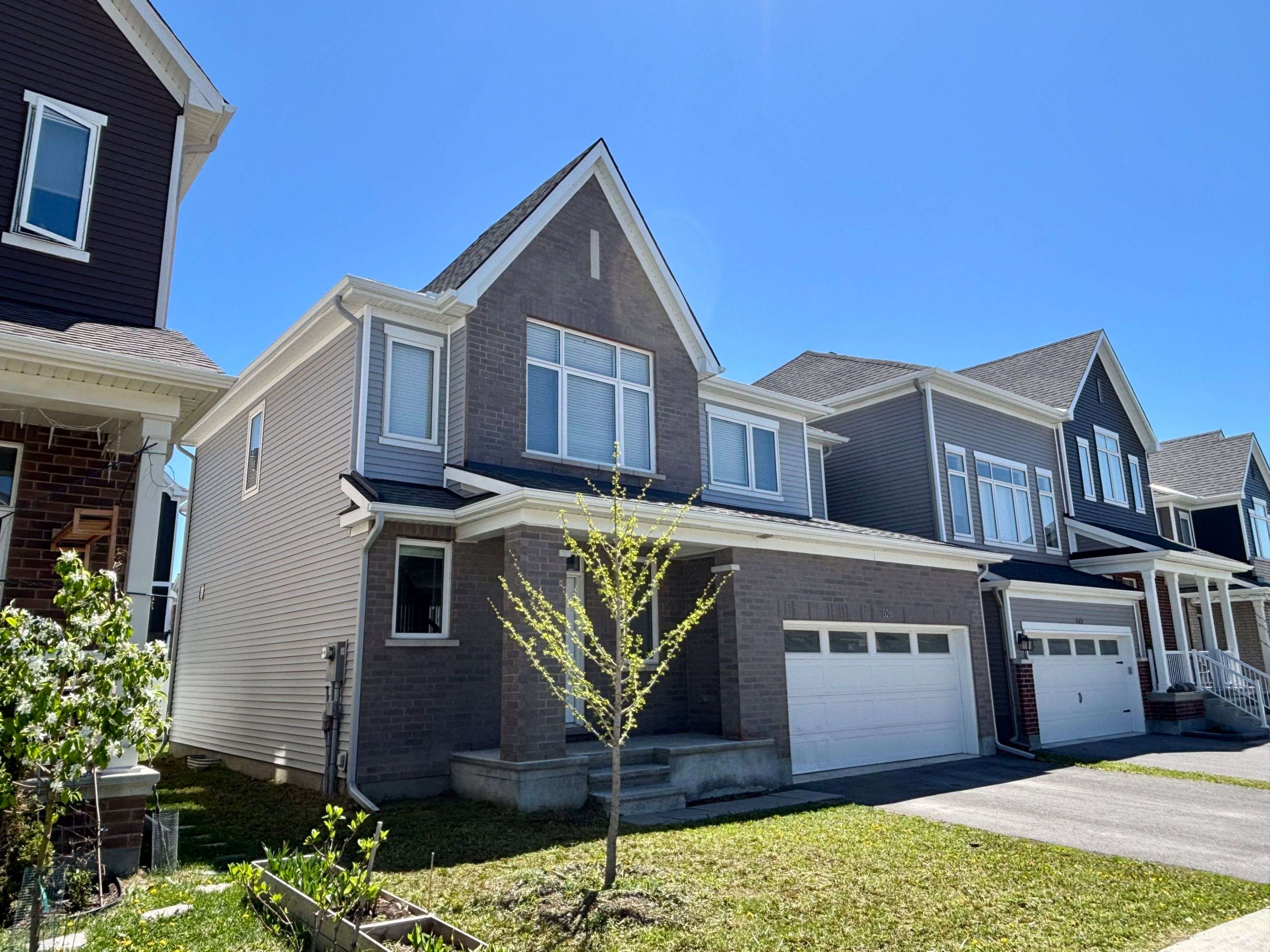 526 Sturnidae ST, Barrhaven, ON K6J 6W9
