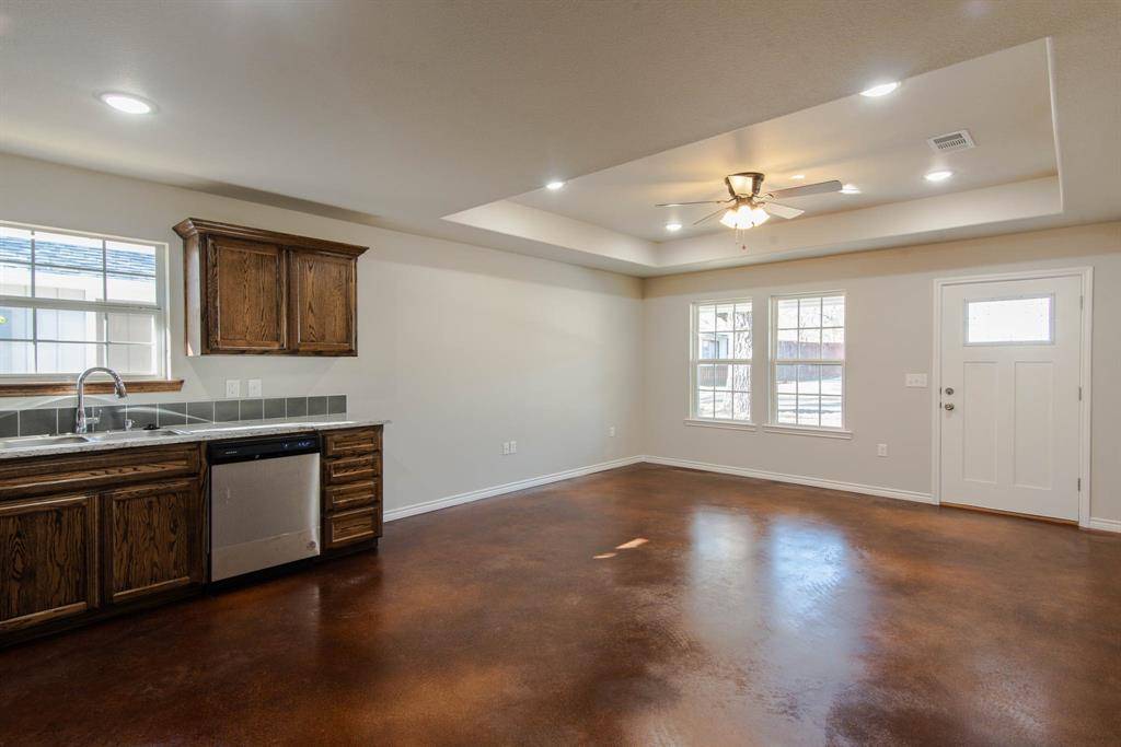 1014 Pine Street, Bonham, TX 75418