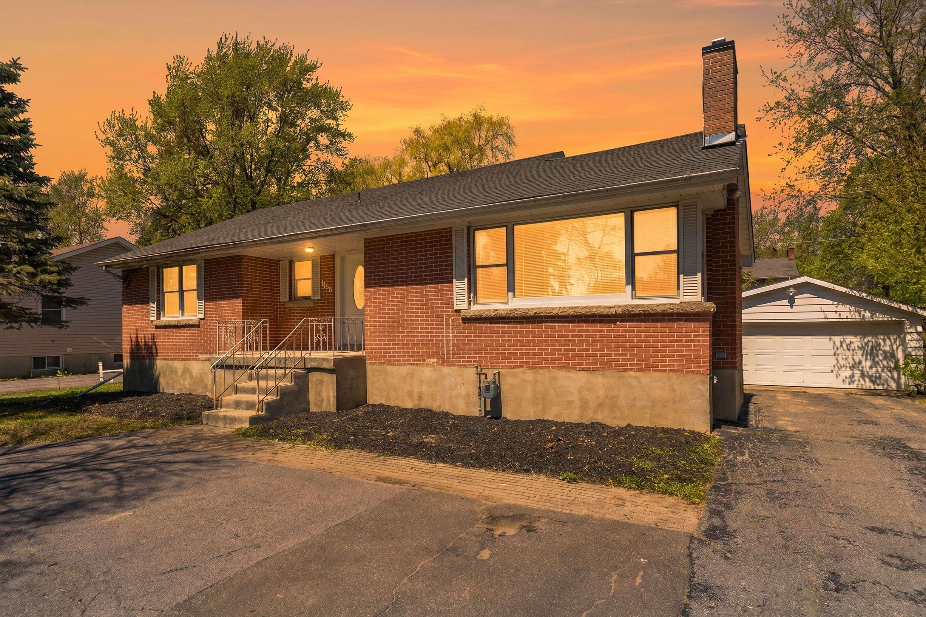 1101 Johnson ST, Kingston, ON K7M 2N6