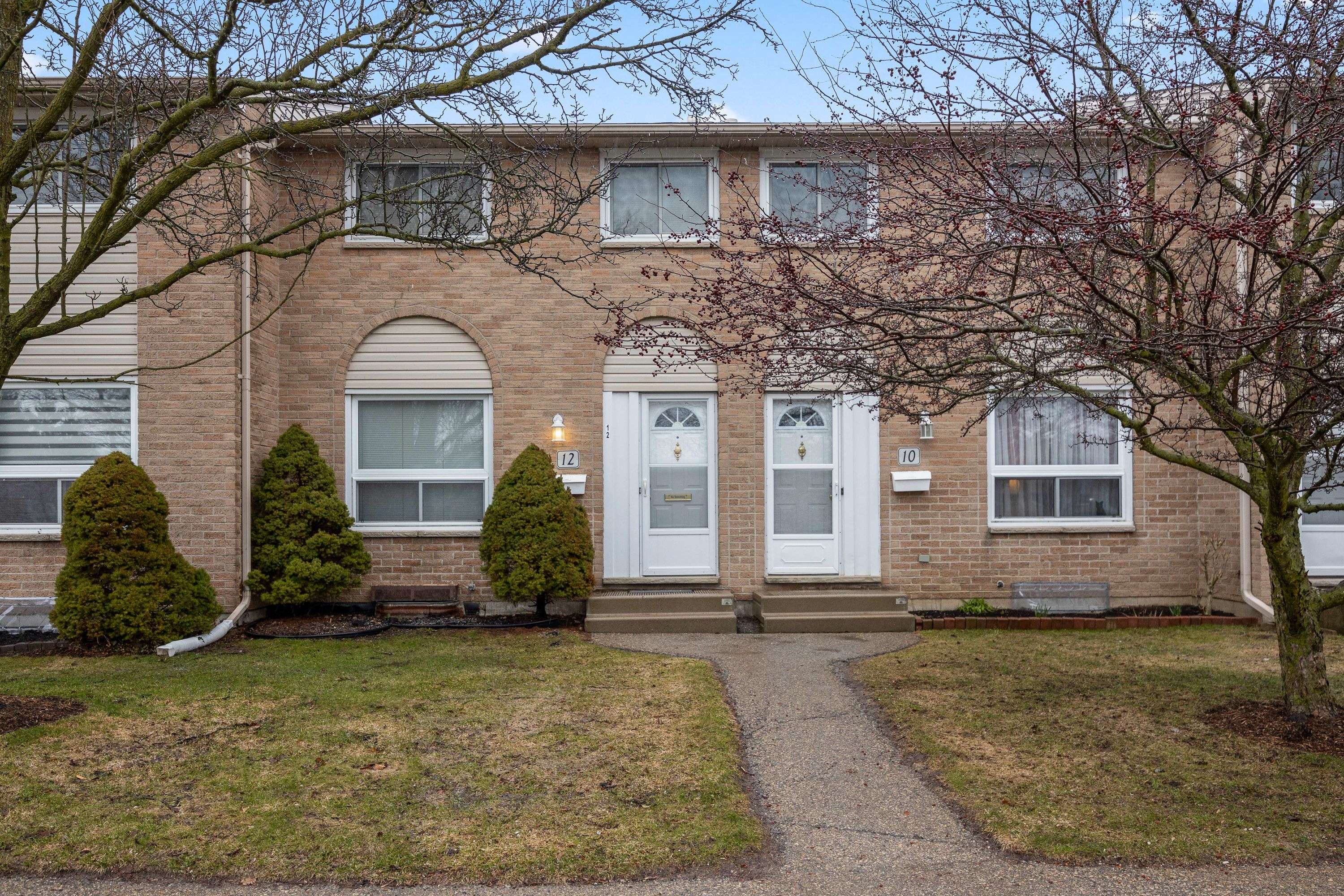 210 Carlyle DR #12, London East, ON N5V 3M9