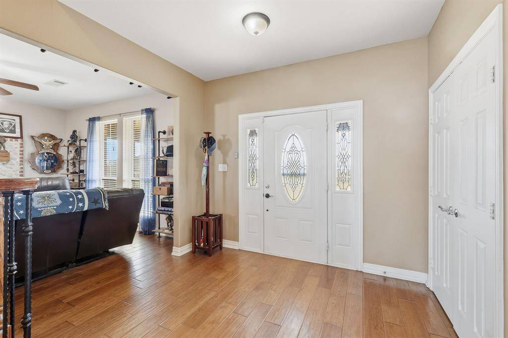 102 Van Meter Drive, Aurora, TX 76078