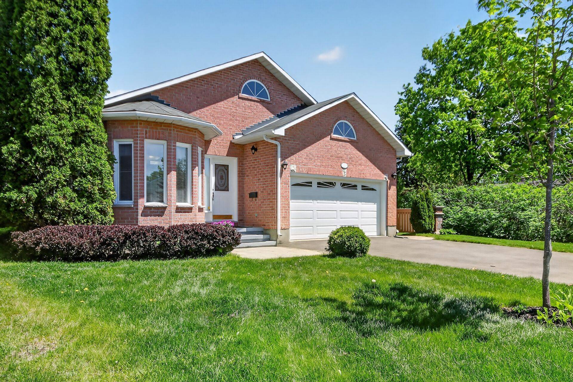 1206 Matheson RD, Cyrville - Carson Grove - Pineview, ON K1J 1A7