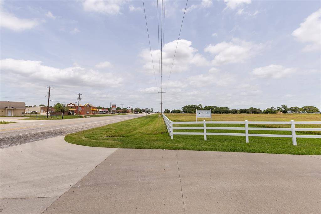 801 S Highway 377, Pilot Point, TX 76258