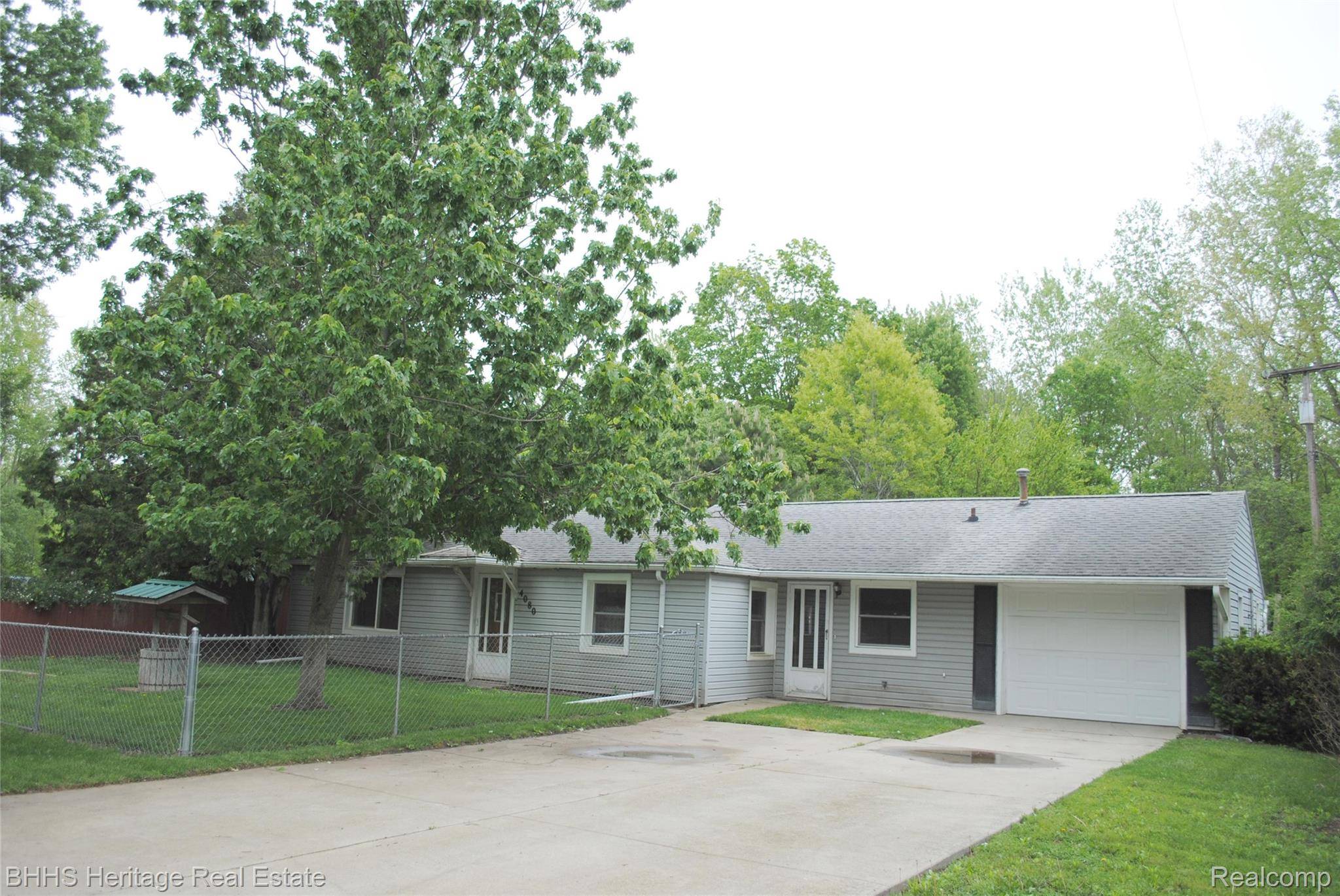 4080 Potts RD, Handy Township, MI 48836