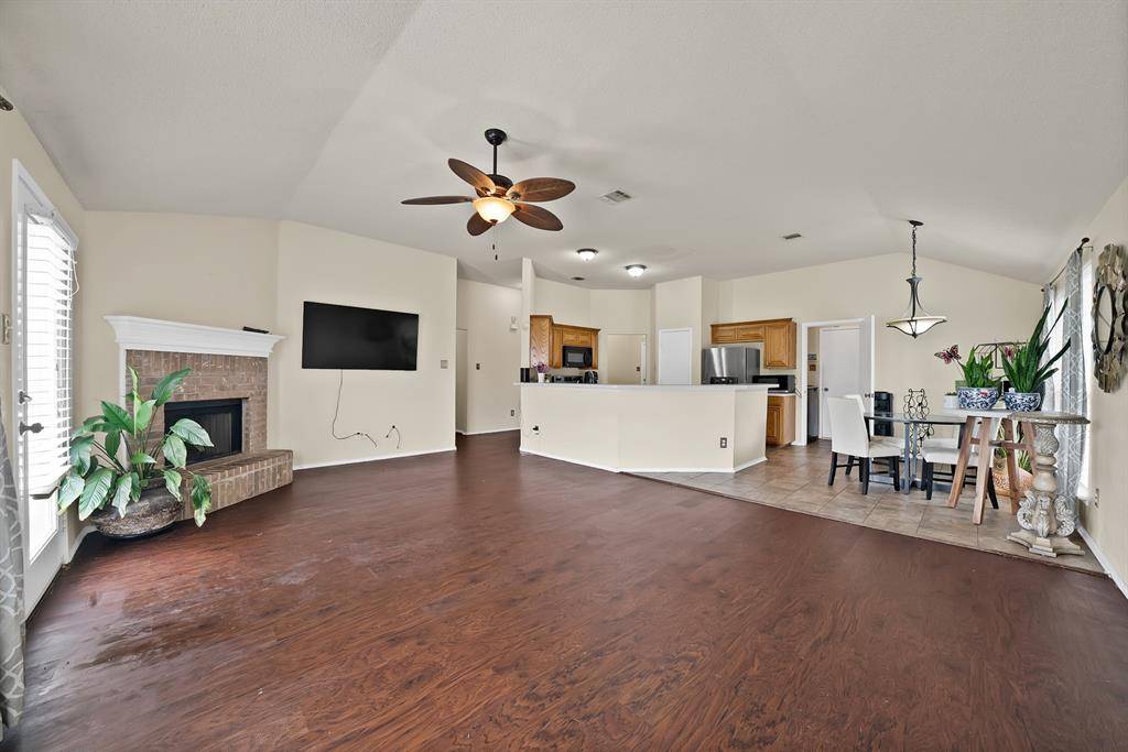 1631 Mt Zion Drive, Arlington, TX 76018