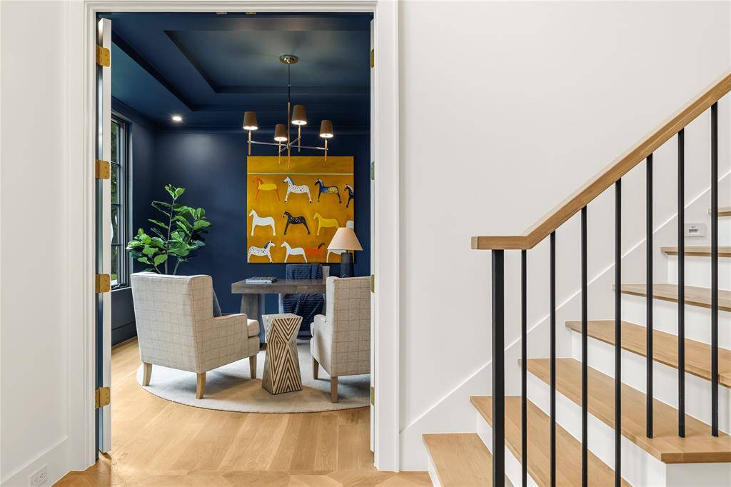 9866 Mixon Drive, Dallas, TX 75220