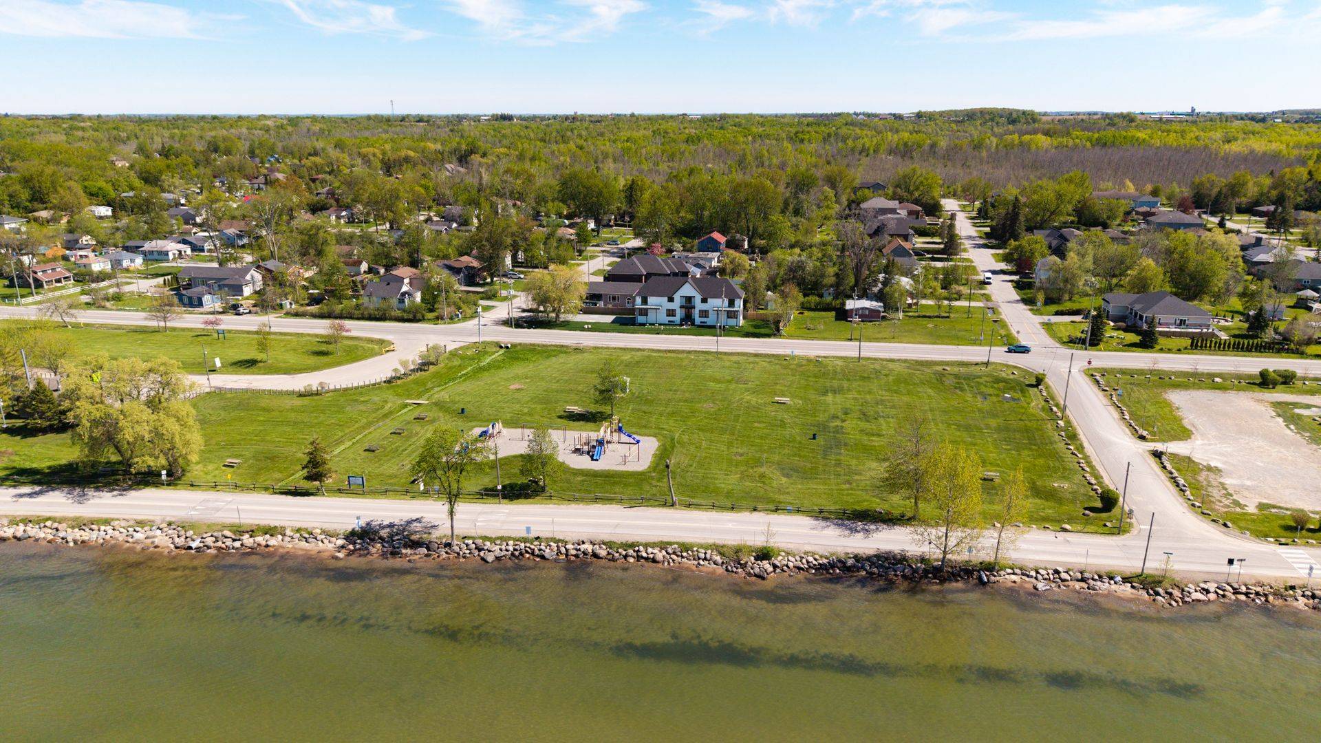 802 Willowview RD, Georgina, ON L0E 1S0