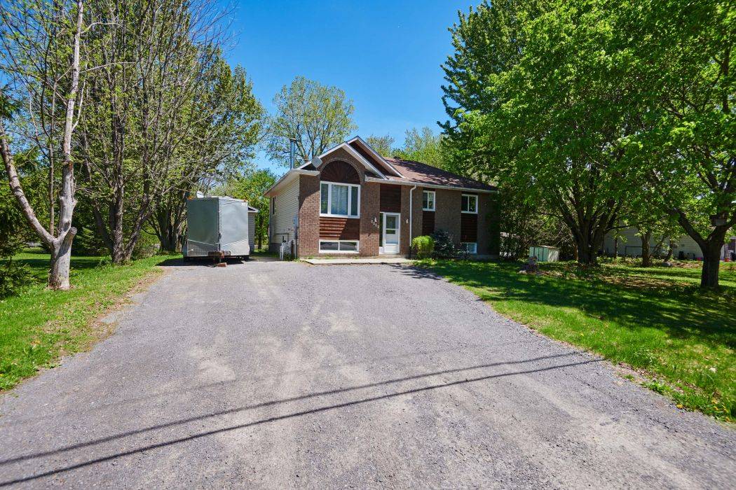 1115 Des Cerisiers ST, Clarence-rockland, ON K4K 1K9