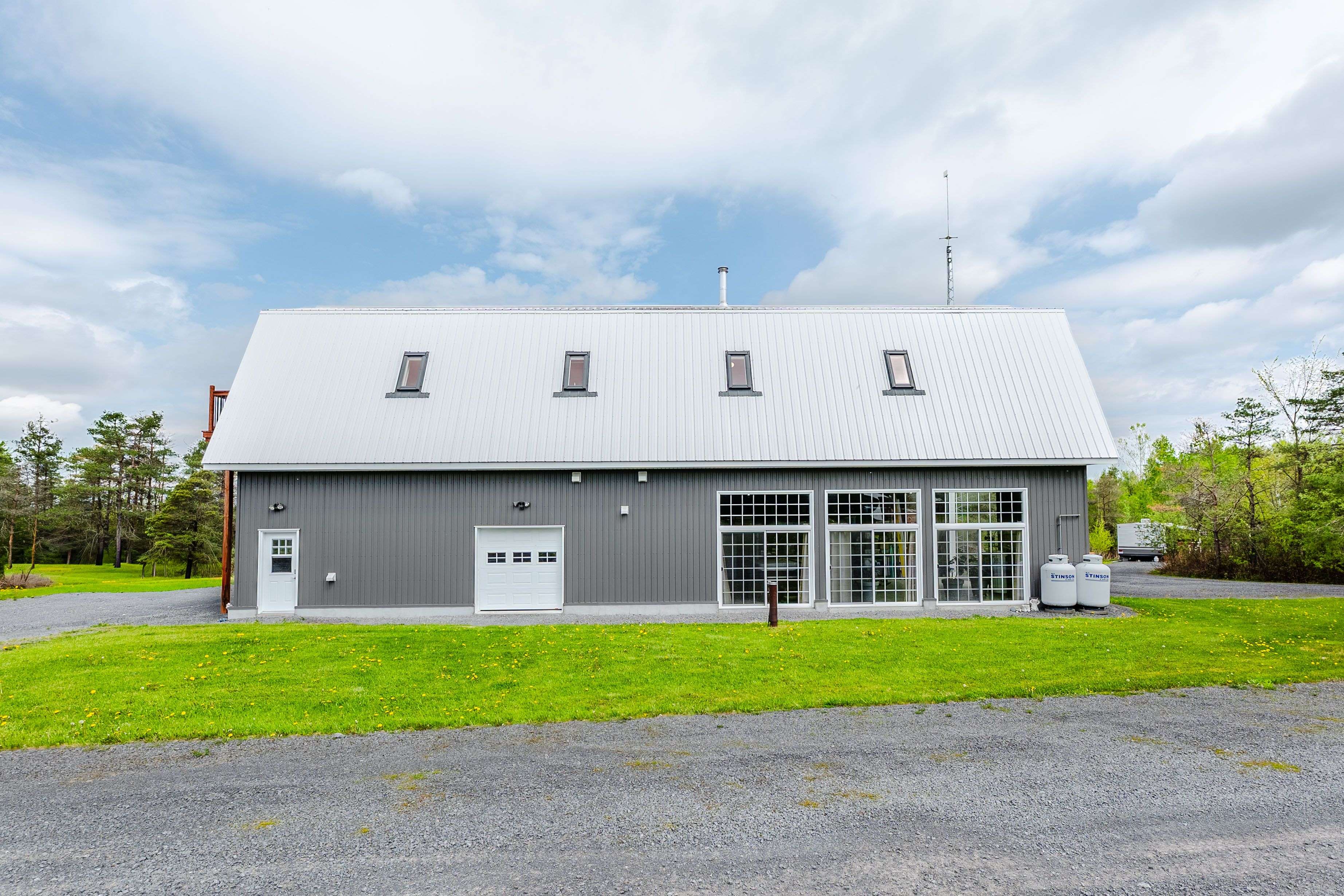 4075 County Rd 15 RD, South Stormont, ON K0C 1Y0