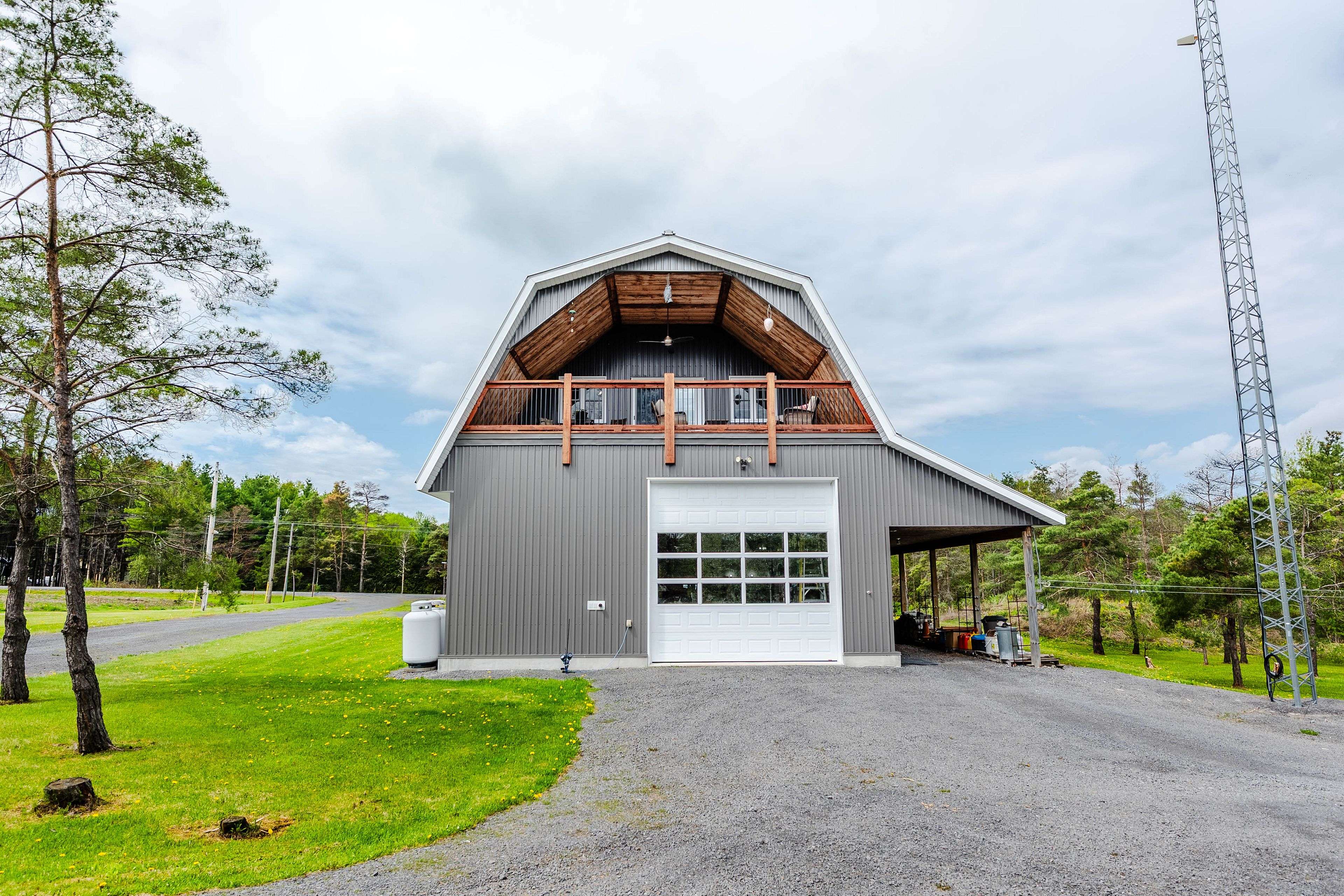 4075 County Rd 15 RD, South Stormont, ON K0C 1Y0