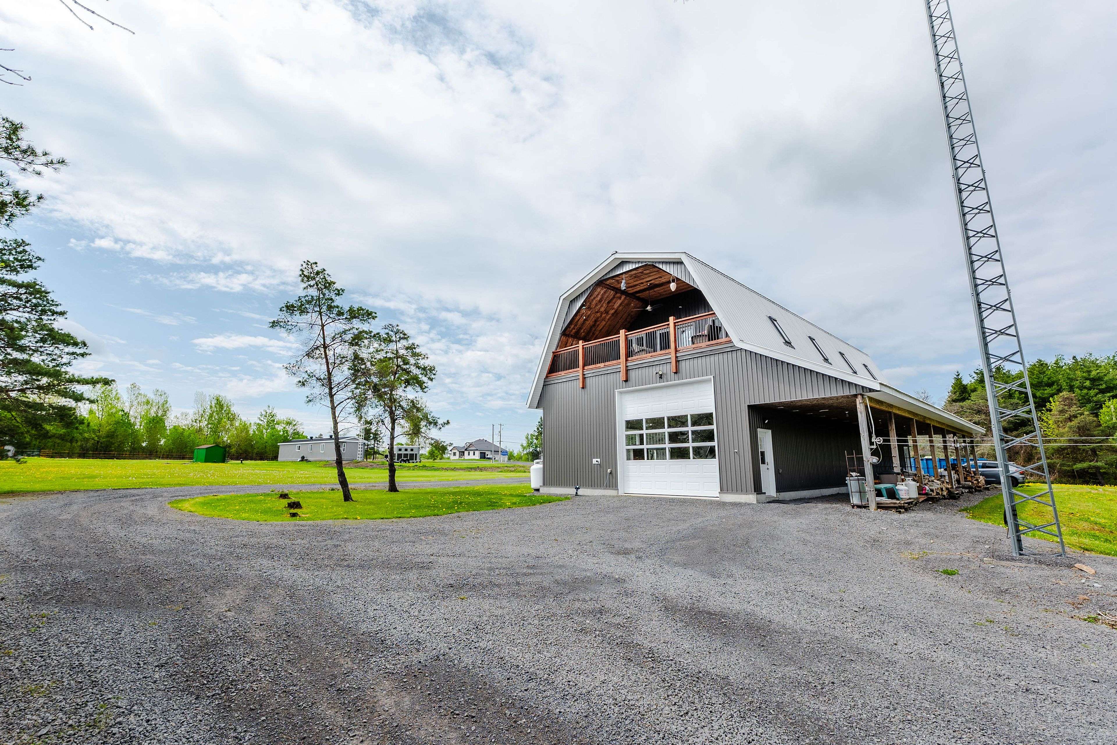 4075 County Rd 15 RD, South Stormont, ON K0C 1Y0