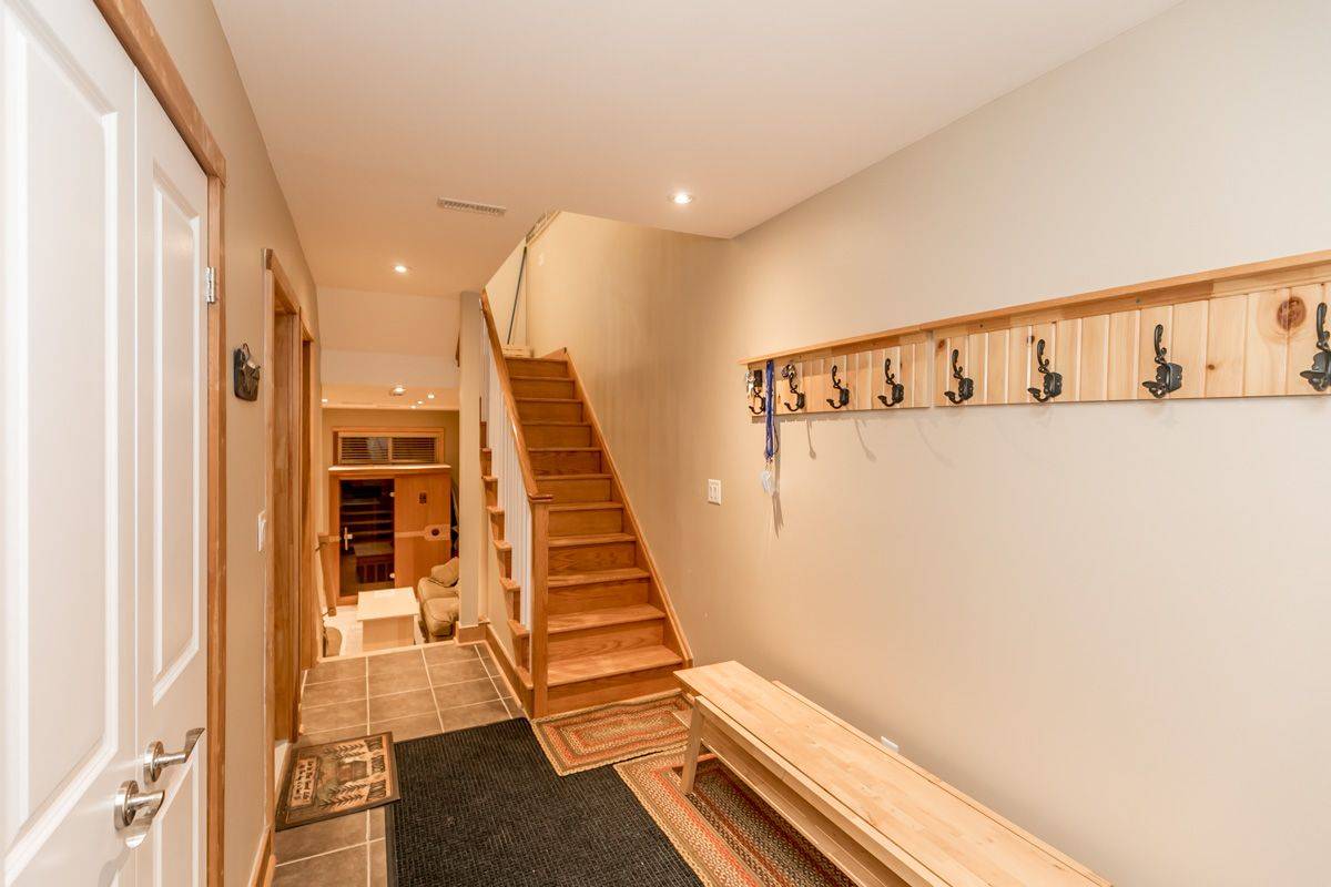 104 Farm Gate RD #6, Blue Mountains, ON L9Y 3Z2