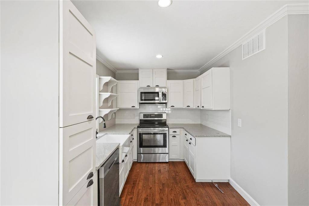 1637 Dell Oak Drive, Garland, TX 75040