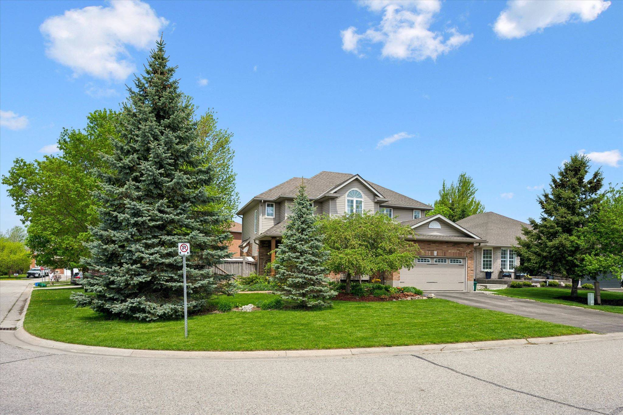 332 Daniel CRES, Centre Wellington, ON N0B 1S0