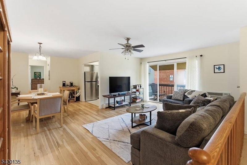 16 Deanna Dr #20, Hillsborough Twp., NJ 08844