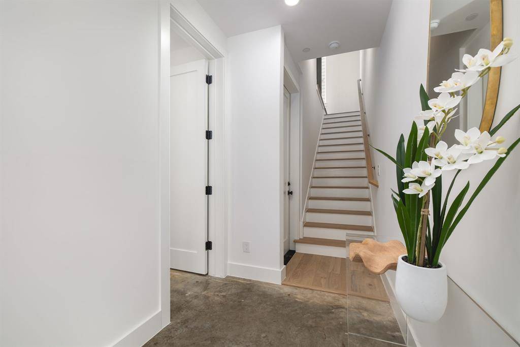 3053 Wycliff Avenue #207, Dallas, TX 75219