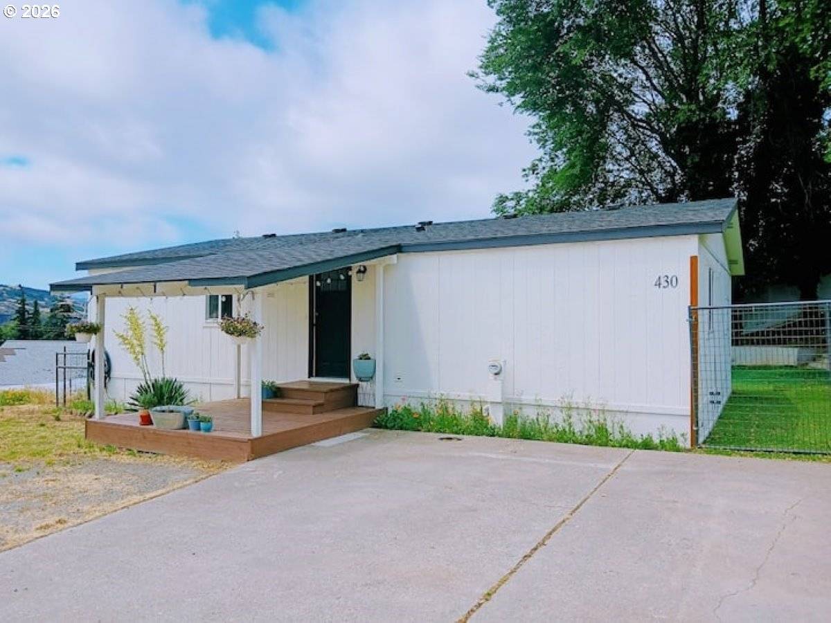 430 GLENWOOD AVE, Lyle, WA 98635