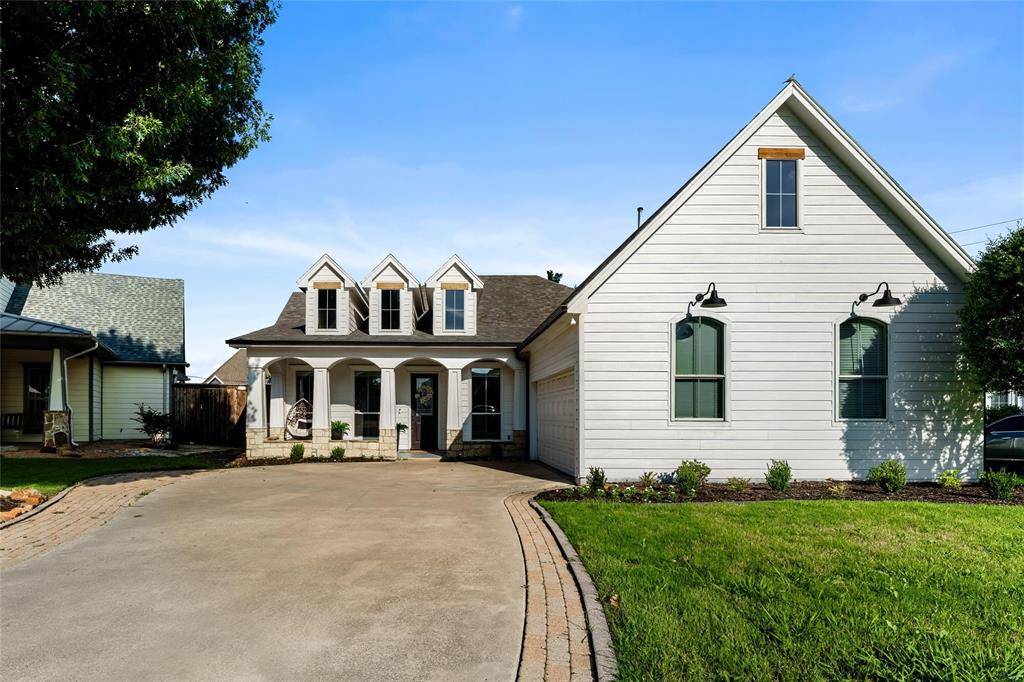 520 Dooley Court, Grapevine, TX 76051