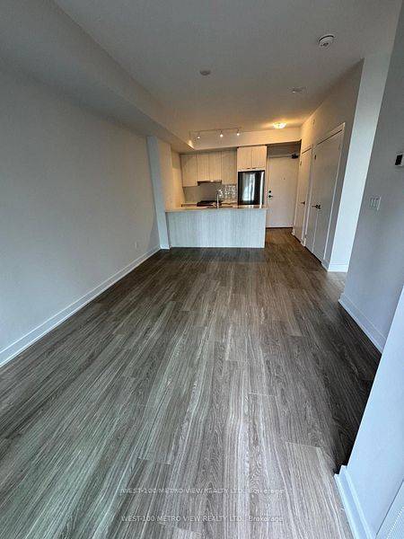 430 Square One DR #806, Mississauga, ON L5B 0L6