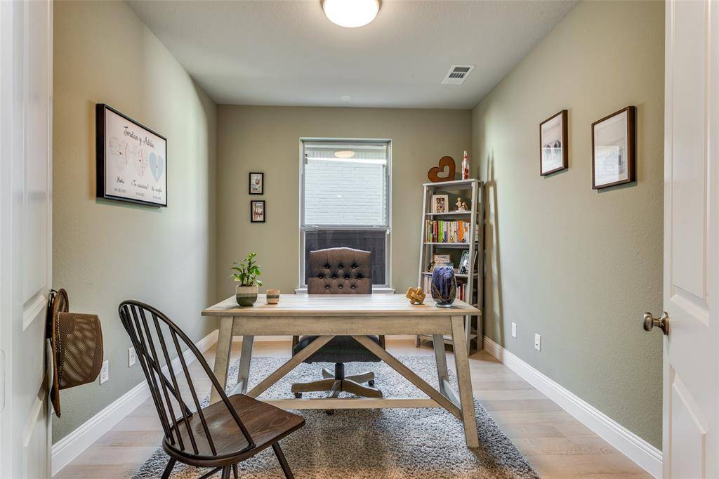 13613 Marys Ridge Road, Fort Worth, TX 76008