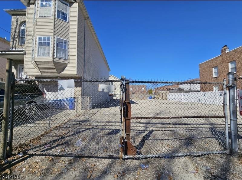 716-718 N 6Th St, Newark City, NJ 07107