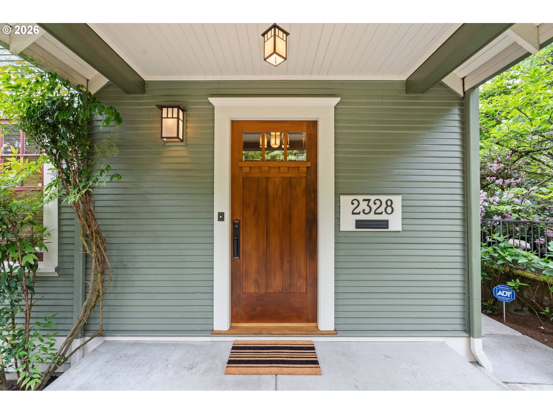 2328 SW BROADWAY DR, Portland, OR 97201