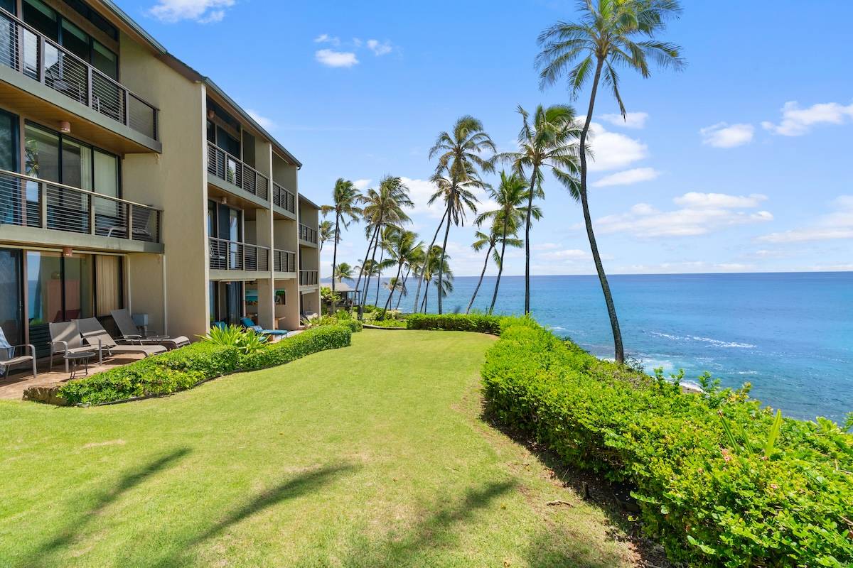 1677 PEE RD #C2, Koloa, HI 96756